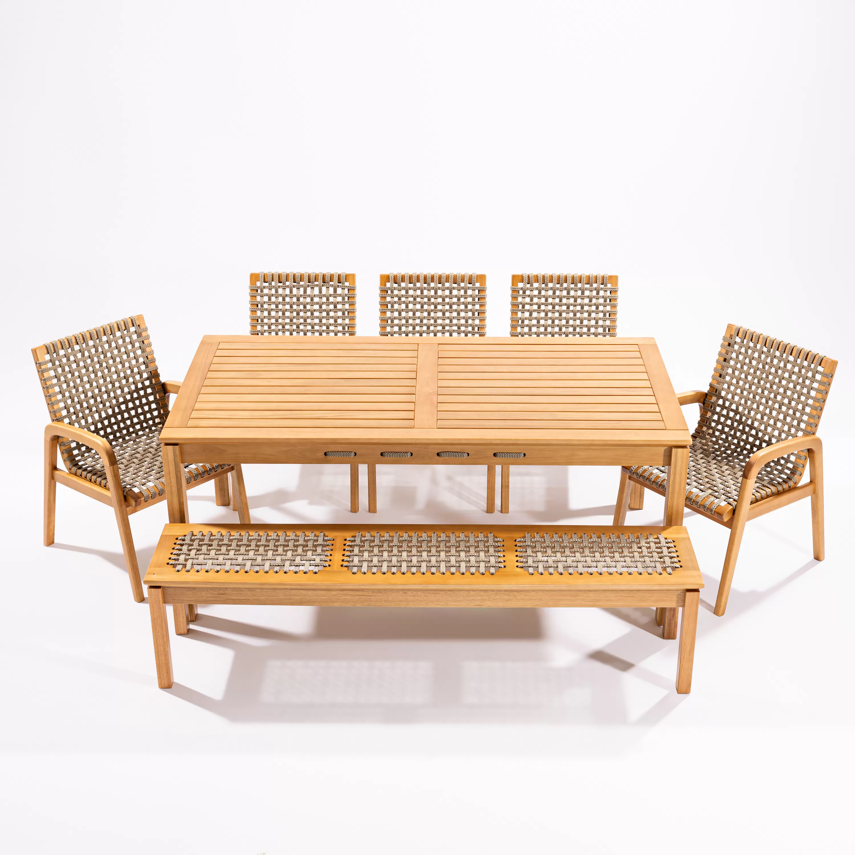 Mesa de Jantar em Madeira Corda Areia | Linha Traço - Alt. 0,75 cm X Larg. 1,40 cm X Prof. 0,93 Cm - Espaço Casa e Jardim