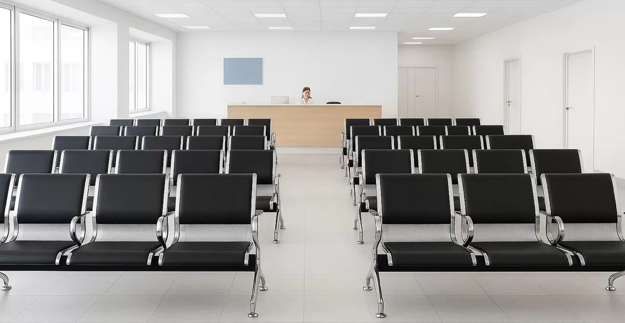 Longarina Aeroporto Charm 3 Lugares - Metálica Cromada | Estofada